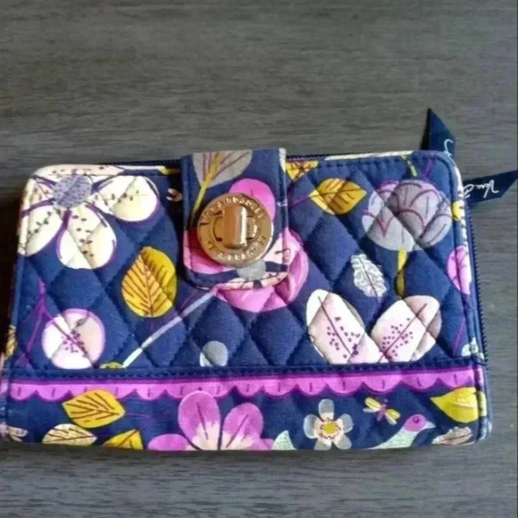 Vera Bradley Accessories - New Vera Bradley Wallet